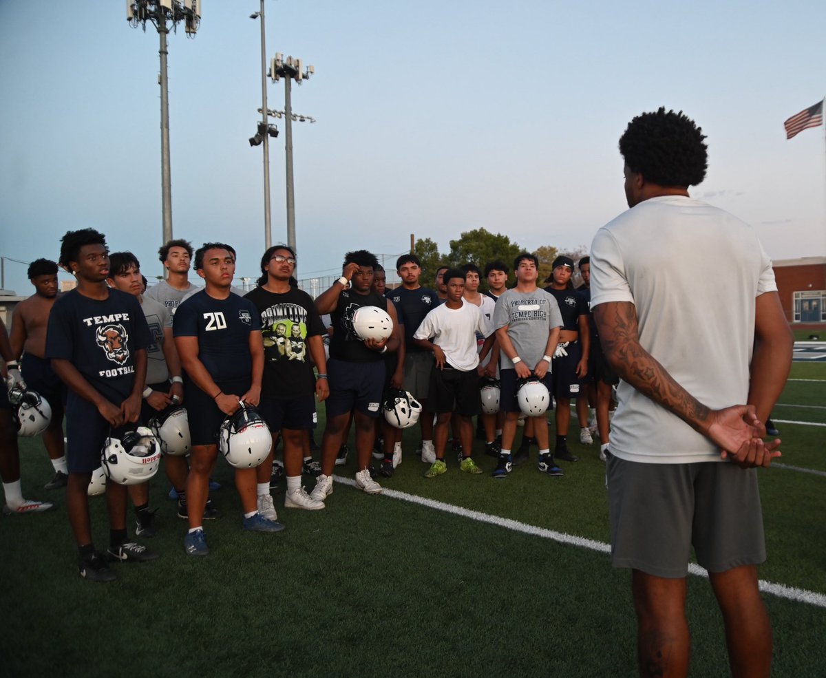 Year 1 ✅

Beyond blessed and proud to have this group as my first. One hell of a season. Grateful for the chance to coach all three sides of the ball. Only up from here!