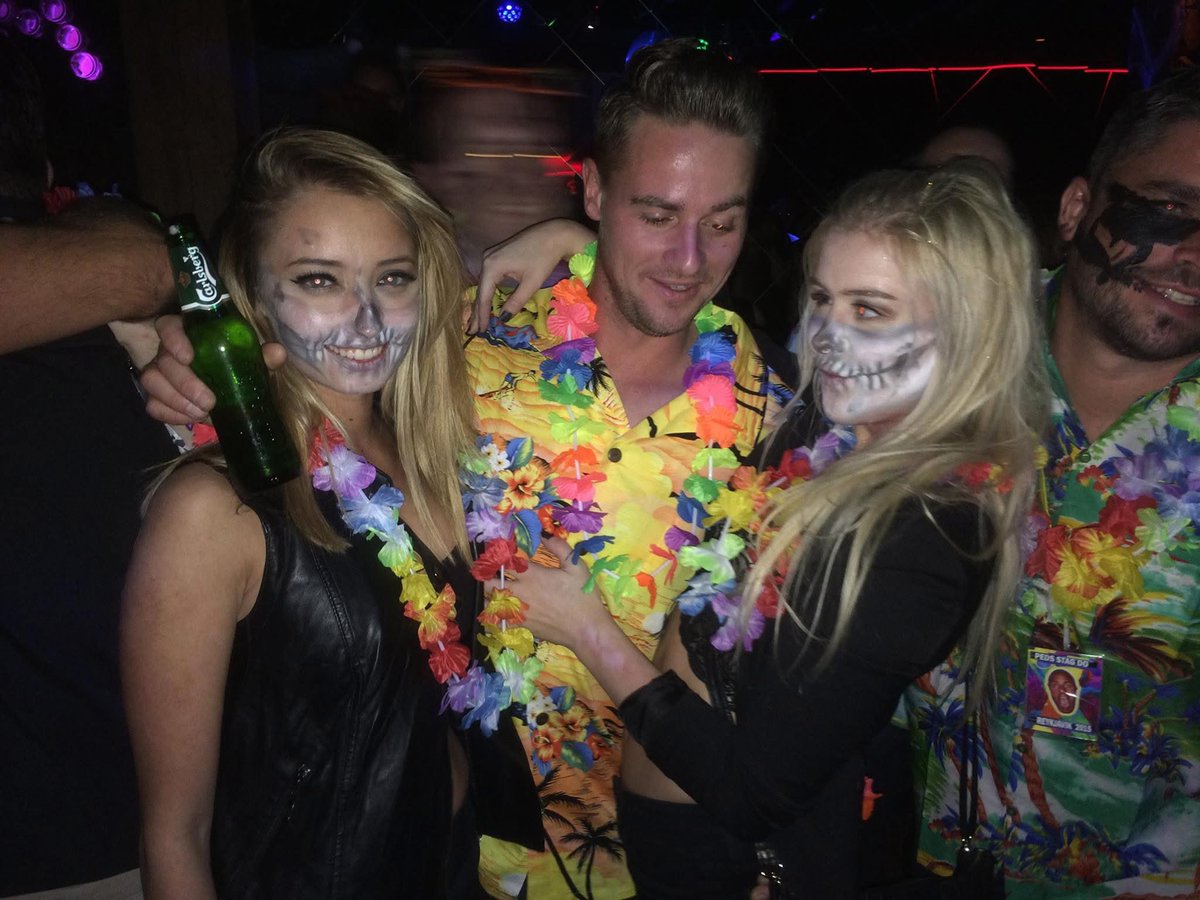 durnin26's tweet image. As always, happy Halloween to my old mate @Brooksta87 👀😉 
#Austur #Reykjavik #Iceland