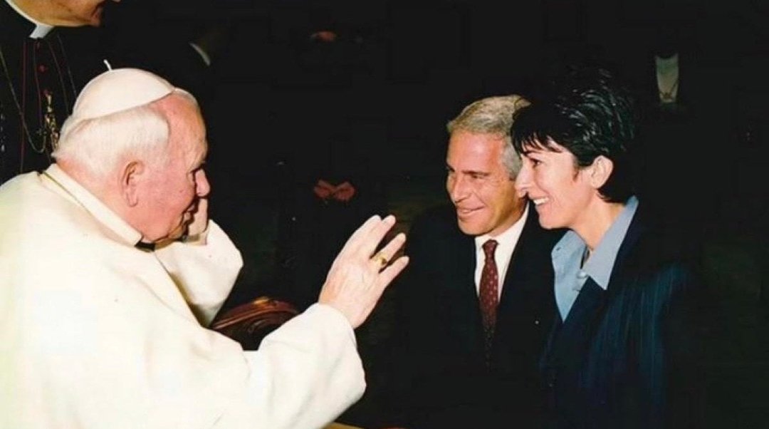 Red_Pill_US's tweet image. Maybe, just maybe, the conspiracy is bigger than we thought...