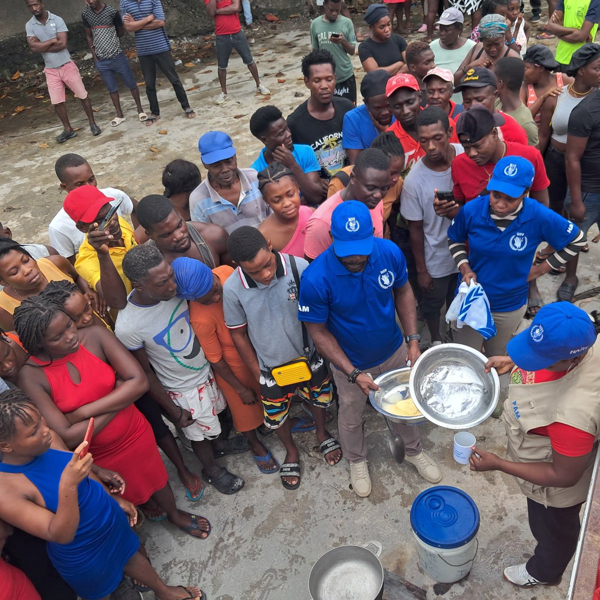🚨 In 48 hours, <a href="/WFP/">World Food Programme</a> provided rapid-response food assistance to nearly 5,000 people in 29 temporary sites in the South of #Haiti. 

🎯 Concrete action to help communities severely affected by Hurricane Melissa.