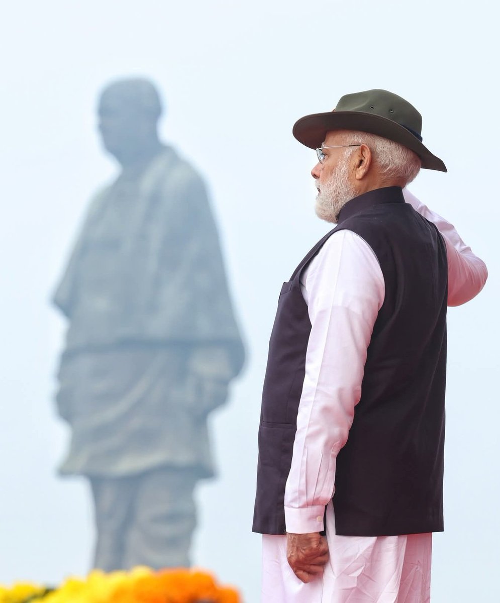 SethSanjayMP's tweet image. सरदार पटेल की प्रेरणा देती उनकी प्रतिमा और उनके पदचिन्हों पर चलते हुए आधुनिक भारत के नेतृत्व का संगम 🇮🇳

#SardarVallabhbhaiPatel 
#NationalUnityDay
#RashtriyaEktaDiwas