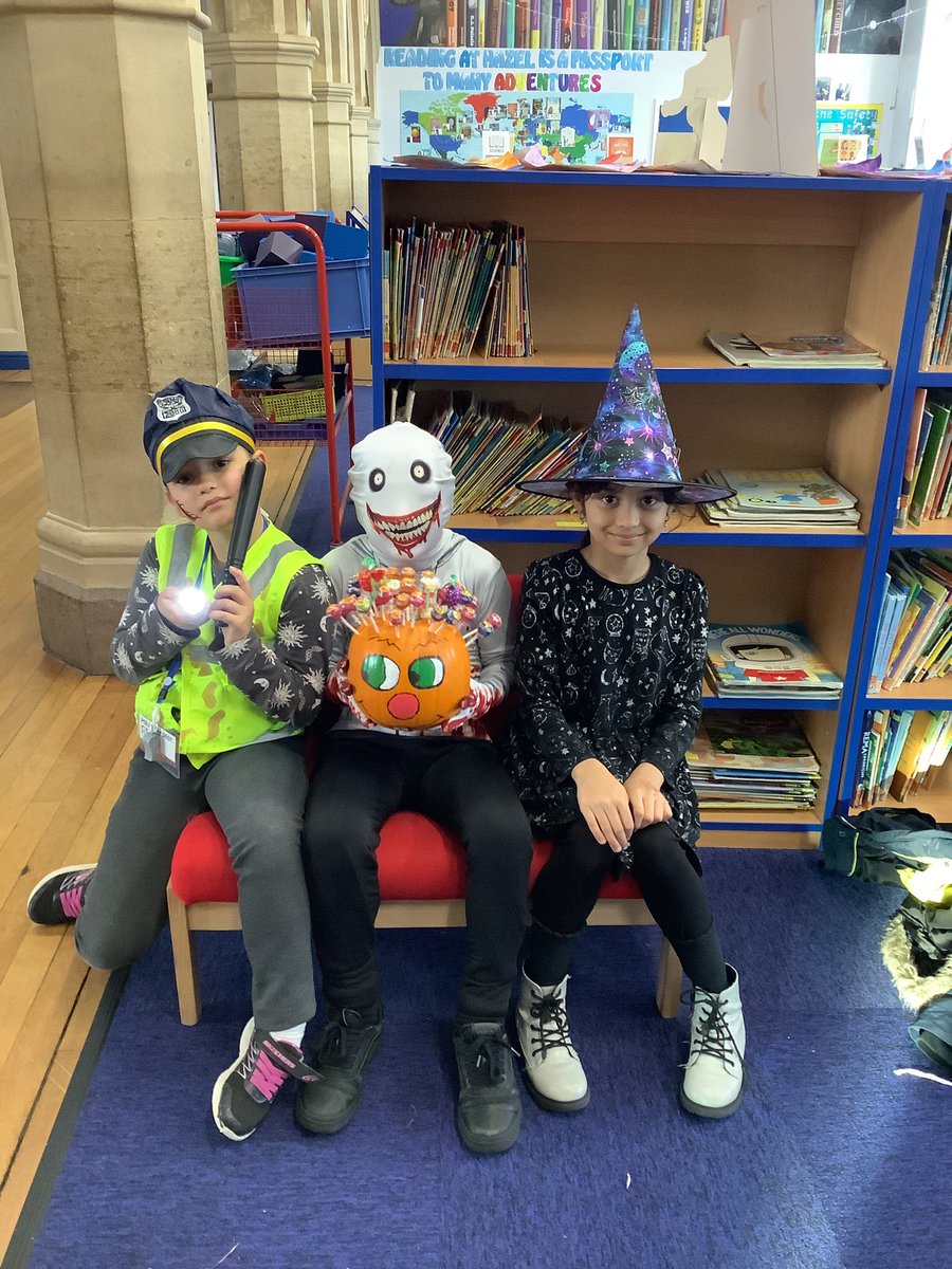 MonaAbd39195307's tweet photo. Spooky Stories Day @HazelSchool! 🎃 👻 🧙‍♀️ https://t.co/77aFs9nWFn