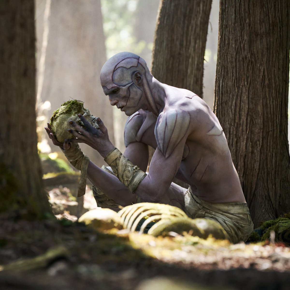 Jacob Elordi as the Creature in FRANKENSTEIN

Read our review here: theholofiles.com/2025/10/16/rev…