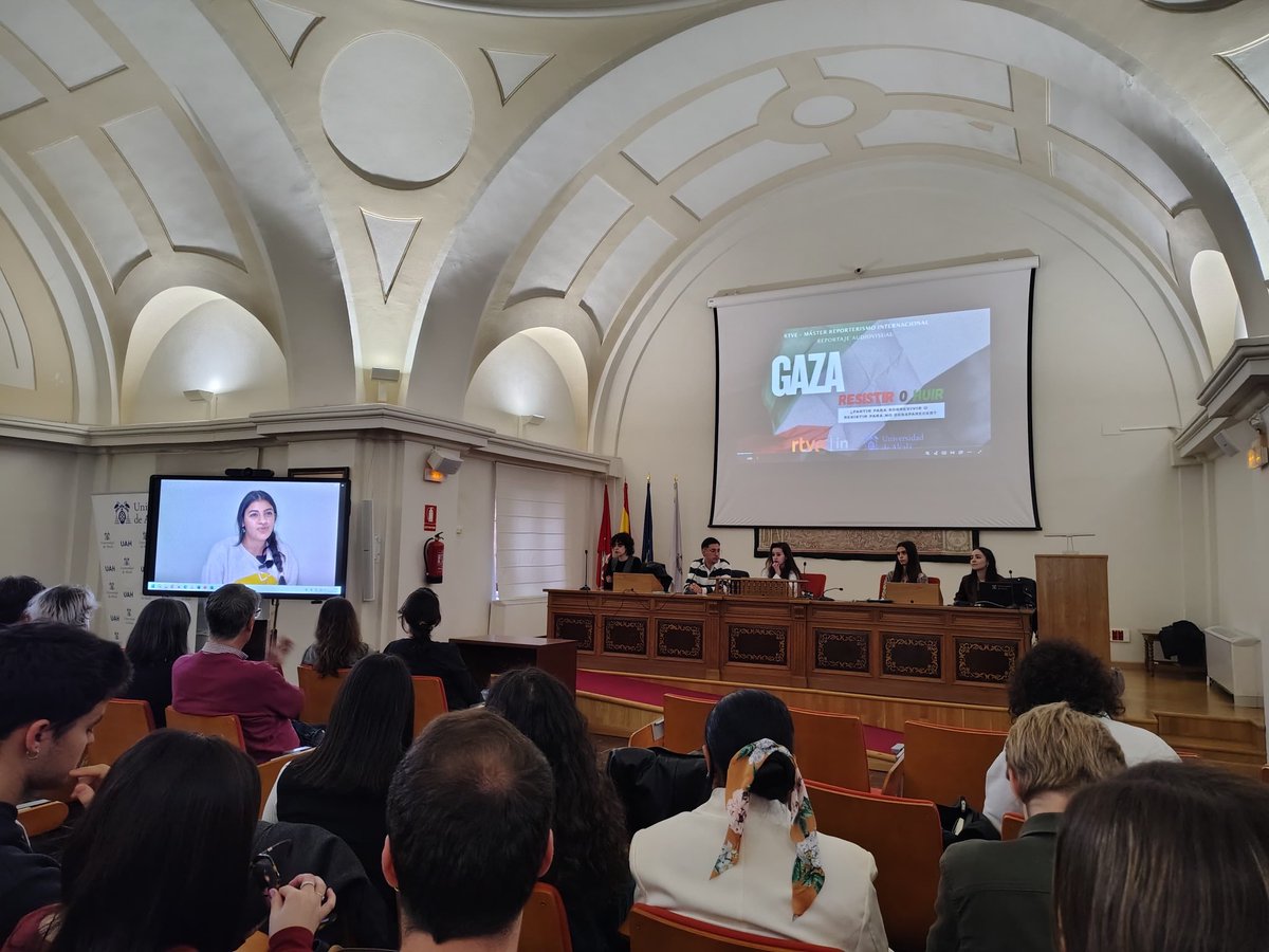 Hoy la clase la dimos nosotros 😎
El primer (y de primer nivel) grupo de nuestra promoción en presentar reportaje internacional ‘GAZA: RESISTIR O HUIR’