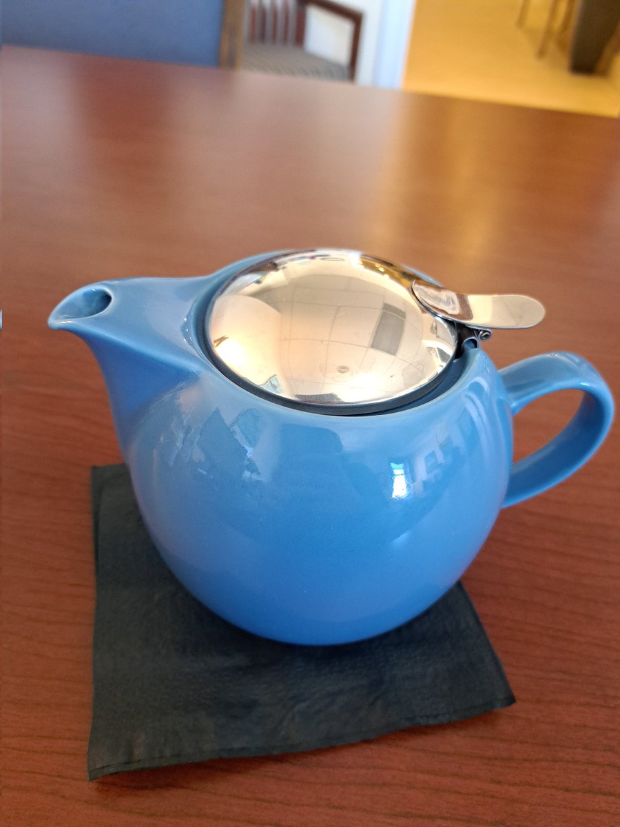 i have fallen in love with this cute little teapot i found in a drawer at my office 🫖