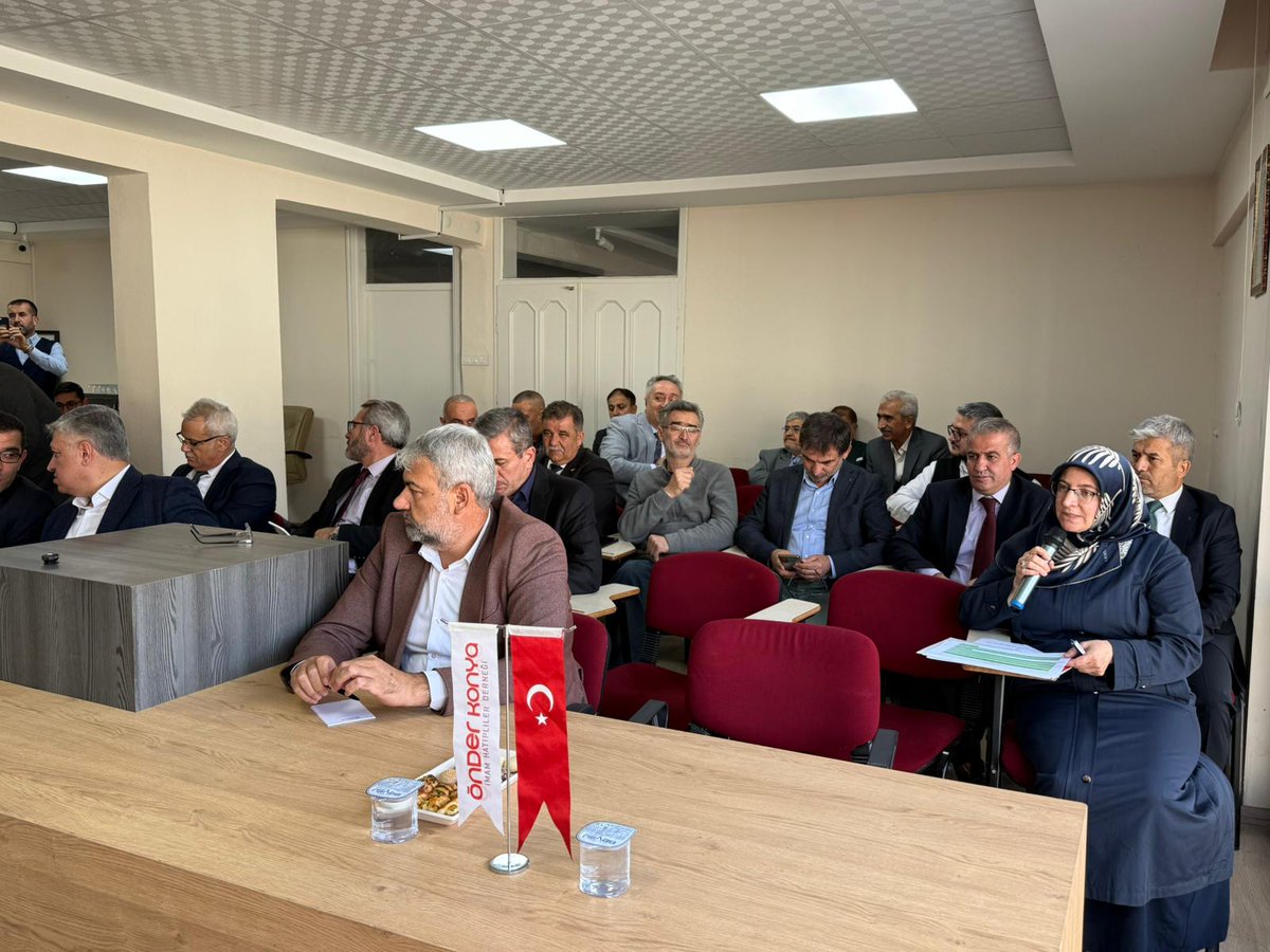 Konya Eğitime Destek Platformu Ekim Ayı İl Koordinasyon Toplantısına katılarak, yürütülen eğitim faaliyetlerine ilişkin istişarelerde bulunduk.

Milli ve manevi değerlerine bağlı nesiller yetiştirmeyi gaye edinmiş tüm platform üyelerimize çalışmalarında kolaylıklar diliyorum.