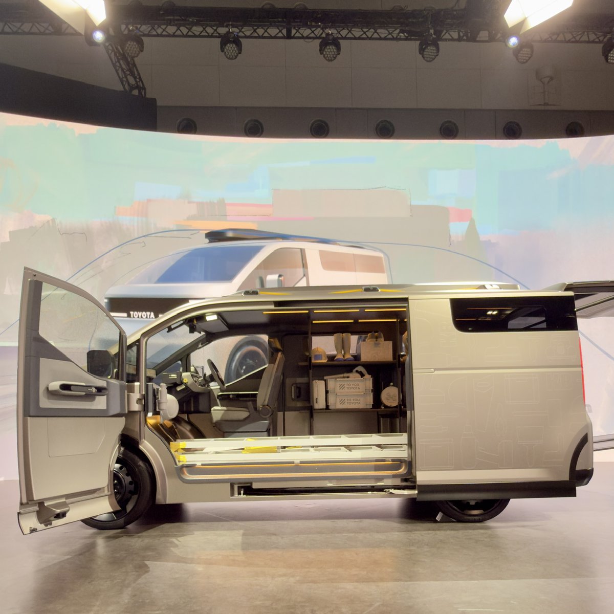 Toyota's Hiace Concept dropped at #JMS2025. Still rocking that classic Hiace charm, but screaming future vibes! Pillarless doors, massive cargo space, and short overhangs perfect for delivery services and tradies. 🇯🇵 🚗💨