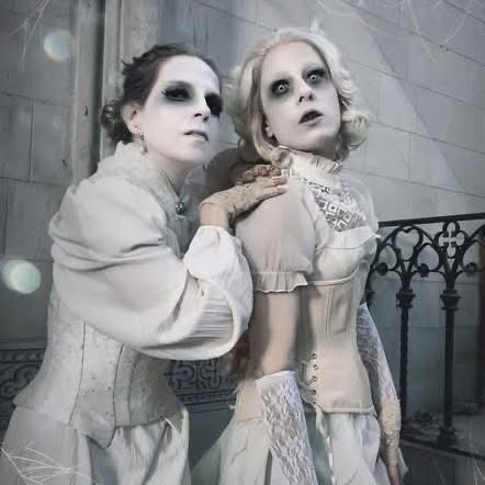 Timeless Trends tweet media