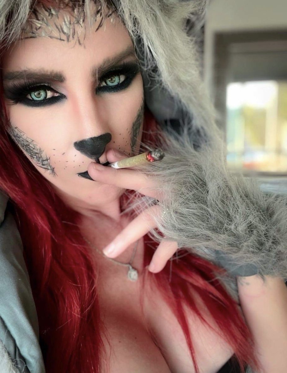 Be spooky be sexy ✨🎃✨