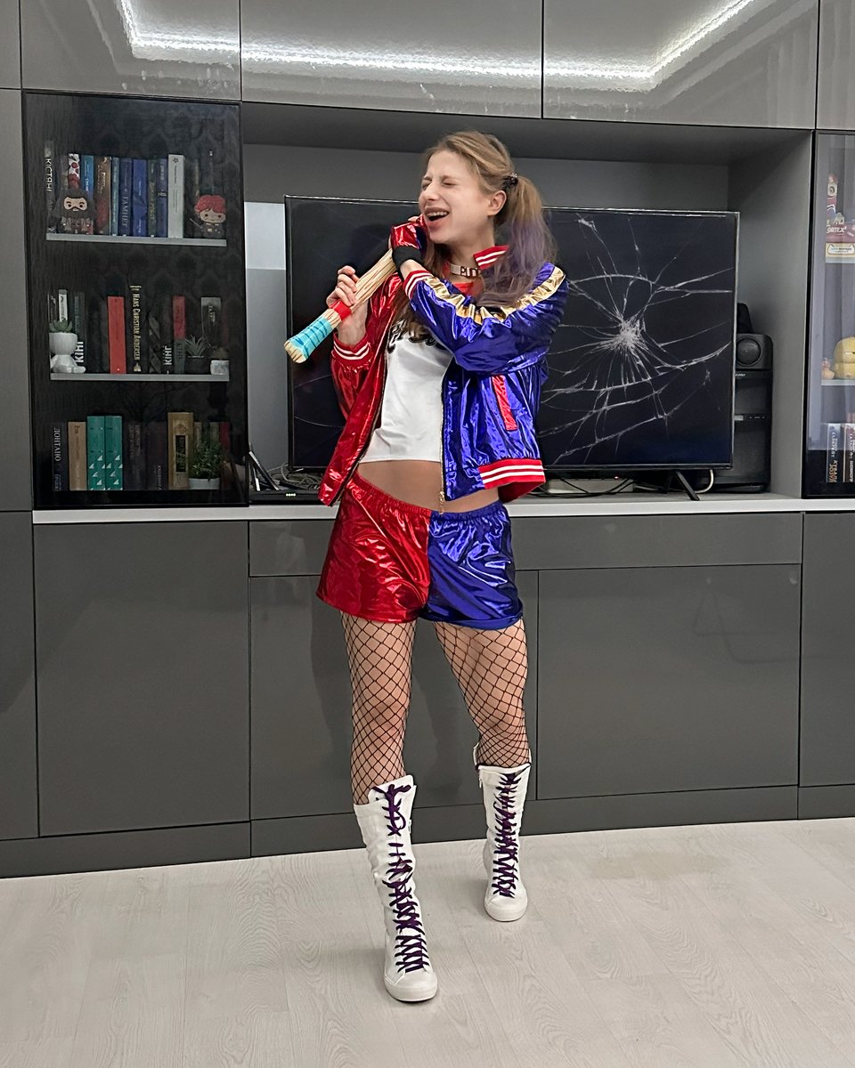 firmflexing's tweet photo. Harley.
#baseballbat #daddyslittlemonster #dccosplay #happyhalloween #harleenfrancesquinzel #harleyquinn #harleyquinncostume #pigtails #propertyofjoker #puddin https://t.co/ztYBq8e2bk