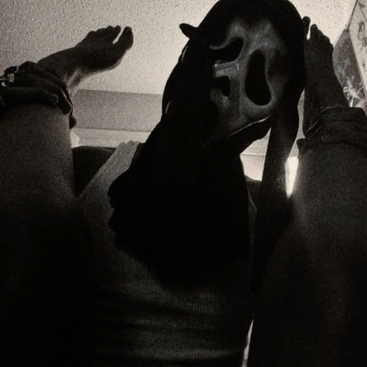 blk_pie's tweet image. How I’m tryna be tonight 😜 
😈HAPPY SPOOKY DAY WITCHES 😈