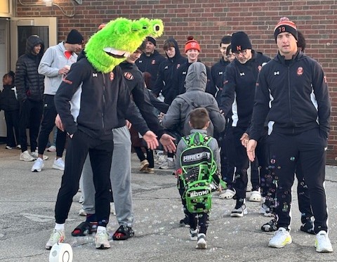 High 5 Friday at Fairview Elementary! It is a Great Day to Be Ironmen!! CONIUXTI SUMUS UNUM!!!