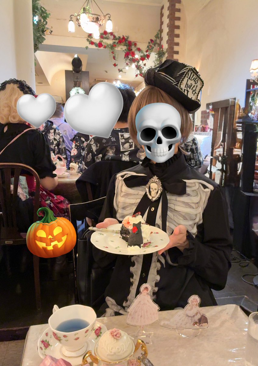 mi_o_RR07's tweet photo. ロイプリさんハロウィンお茶会🎃
アイトさんもモデルさん方も参加者様もみんな可愛くて優しい♡1人で参加しても毎回楽しいです☺️

慣れない皇子だったけど、みど様からベスドレの1人として選んでいただき嬉しかった🫶ありがとうございました✨ https://t.co/fOQie0uiNh