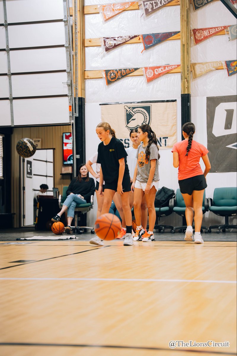TheLionsCircuit's tweet image. 🦁🧪🏀💫
#TheLionsCircuit #AspireToInspire #K2CHoops #FoundationBuilding #BasktballTraining #OklahomaHoops #PutTheWorkIn #Grassroots