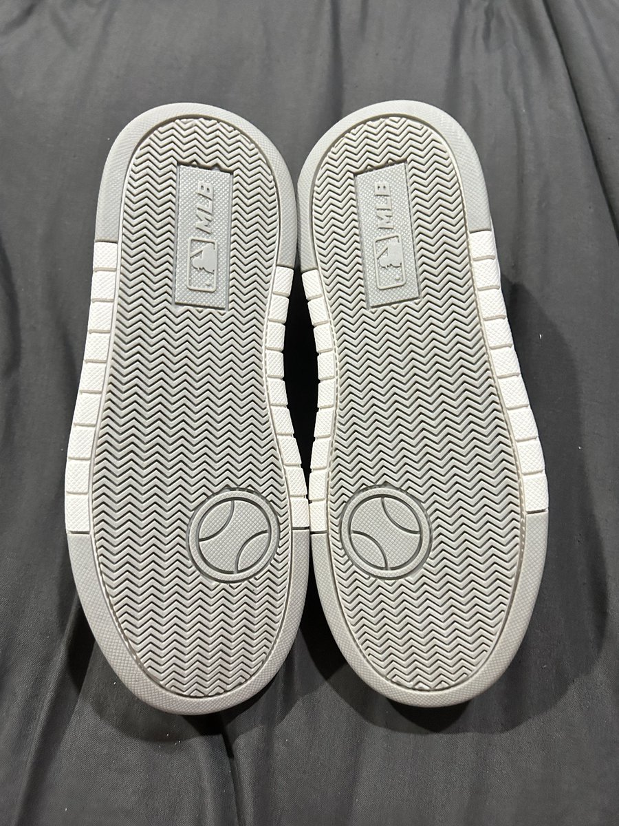 sadafarawa's tweet photo. 10. MLB สภาพใหม่มาก ของแท้นะคะ

328 ฿

sz.36-37/22-23

#ส่งต่อรองเท้า #รองเท้ามือสองของแท้ #รองเท้ามือสอง #รองเท้าผ้าใบ #มือสองสภาพดี #ส่งต่อ���สื้อผ้า #ส่งต่อ #รองเท้าผ้าใบมือสอง https://t.co/QwJvDZwTPh