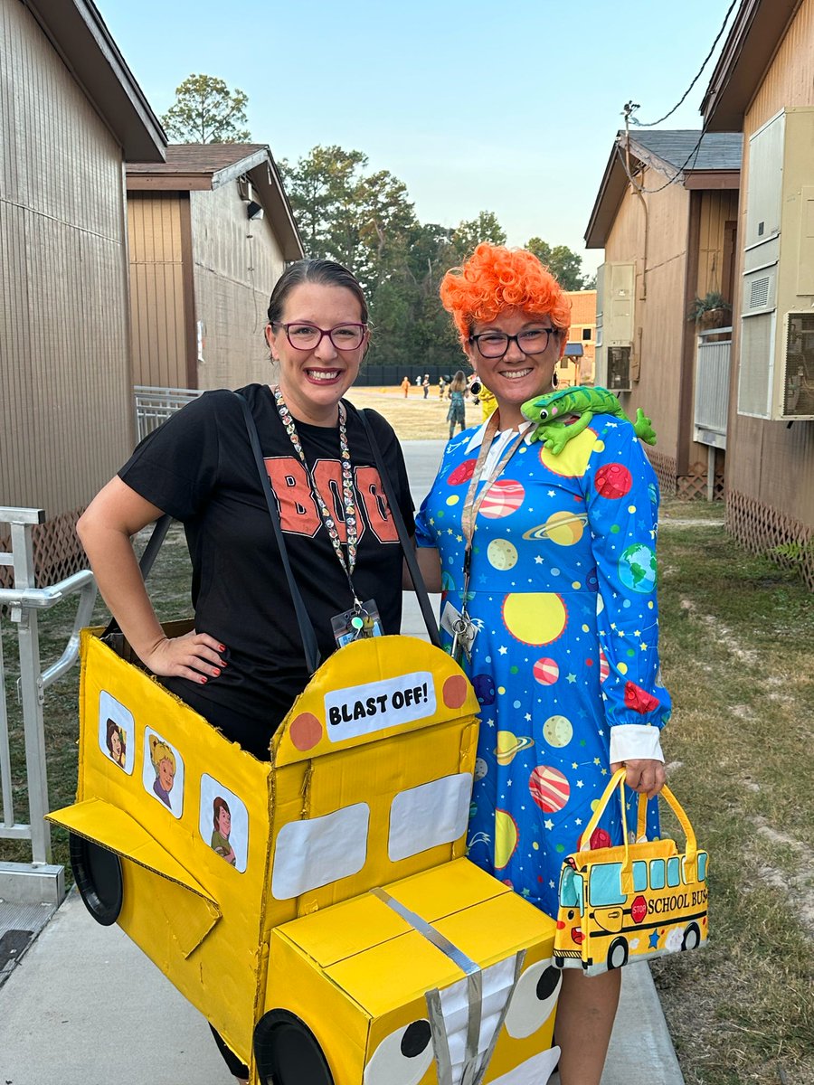 ConroeISD's tweet image. Conroe ISD is wrapping up Red Ribbon Week!
Throughout the week, campuses across the district have united to promote healthy, drug-free lifestyles and encourage students to make positive choices every day. ❤️