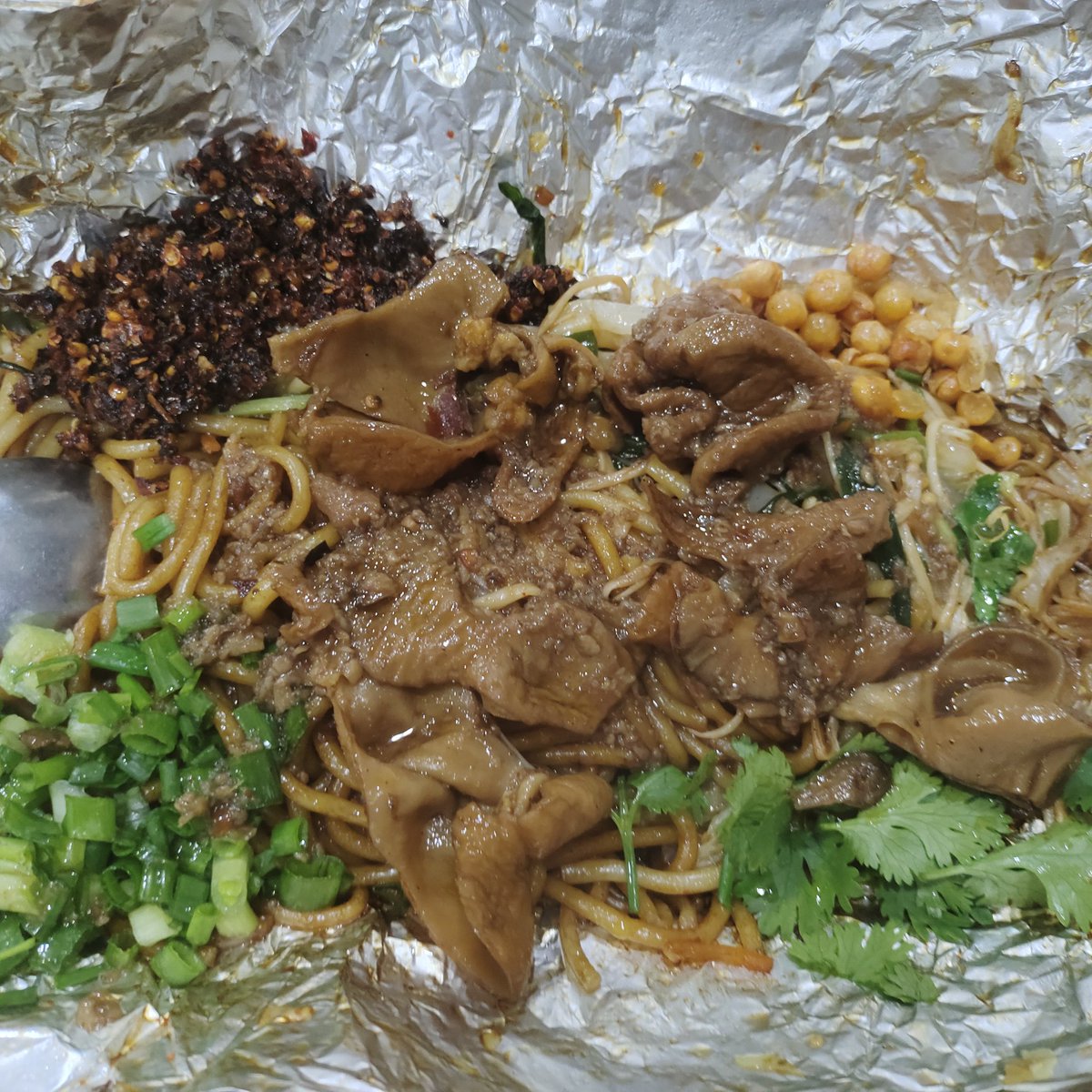 Meizi99ing's tweet photo. 你知道烤米线有多好吃吗😭😭 https://t.co/vVPrVtV4gl