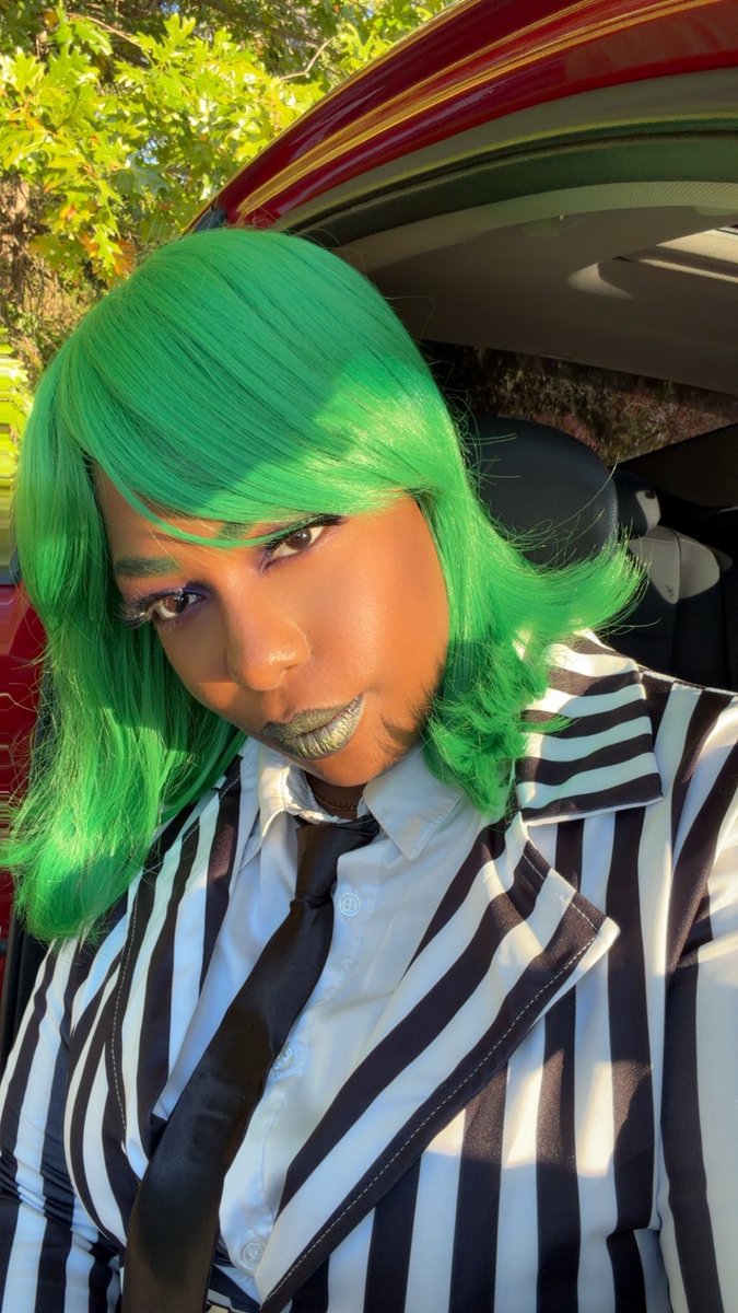 launab00's tweet photo. Happy Halloween #Halloween2025 #Beetlejuice https://t.co/GorVDE22B9