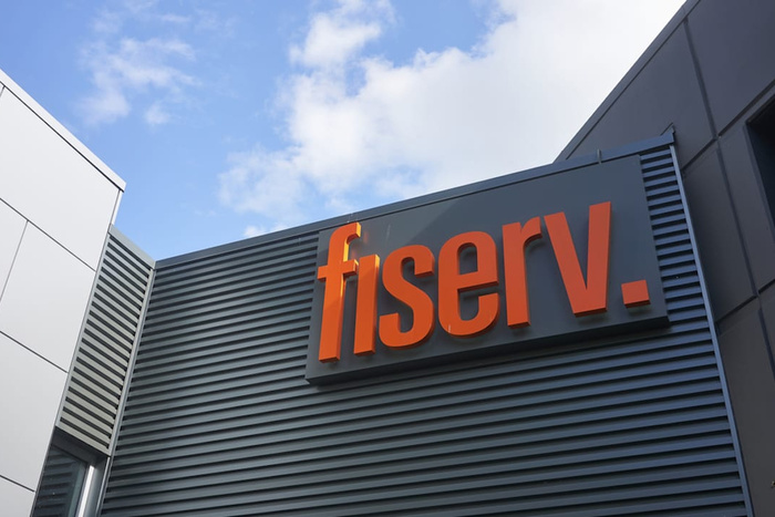 BUITRES
Derrumbe bursátil de Fiserv proveedora de servicios financieros digitales
Cayó un gigante tecno con pérdidas "x Argentina"
La empresa global en EEUU que obtuvo fuertes ganancias con ALTAS TASAS e inflación pero afectada x depreciación tras la salida del cepo
SOCIOS MILEI