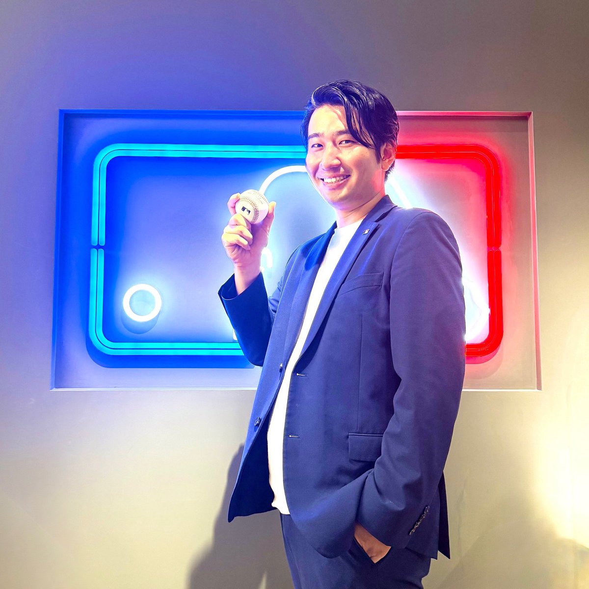 MLB.com🇺🇸⚾️
実況アナウンサーがみる、ワールドシリーズ🏆
⠀
澄み渡る秋空。キリッとした10月の風が、緊張感を運びます。
162試合のレギュラーシーズンを勝ち抜いた、精鋭たちが集うポストシーズン。
October Baseballとも称される世界最高峰の戦いは、ついにクライマックスへ！