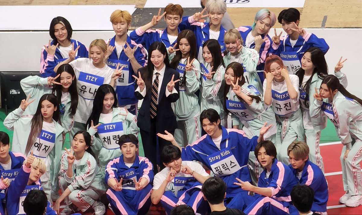 Pmkiss_'s tweet photo. @baesweb Don’t forget twice,Skz,itzy and nmixx https://t.co/x1iiof30s1