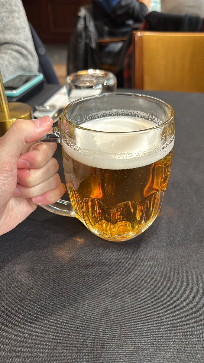 Danzica a giocare a pokemon