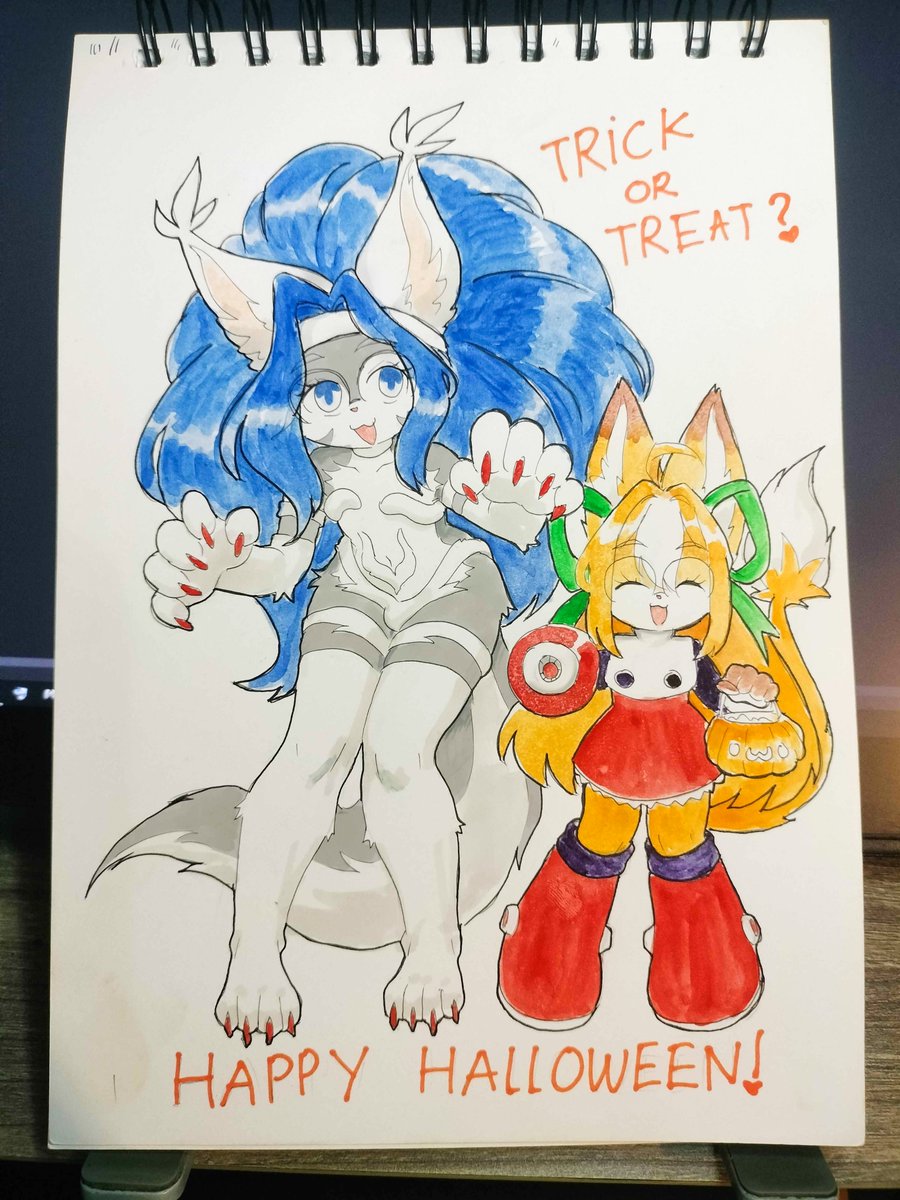 Happy Halloween !! are you scared of our outfit? 🧐