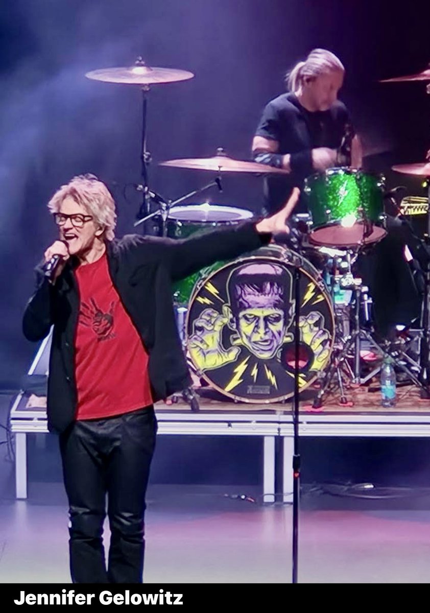 Last night in North Battleford? Absolutely epic 🤘🔥
We’re on our way to Medicine Hat for another incredible night tomorrow.

#EconolineCrush #NewGoldMagicTour #LiveMusic #Concert #DekkerCentreForPerformingArts #NorthBattlefordSK

📸 by Jennifer Gelowitz