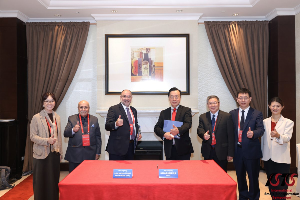 The IRF and the Vehicle-Road Collaboration Innovation Consortium (VRCIC) have entered into a formal partnership through the signing of a Memorandum of Understanding (MoU) at the 2025 International Smart Transport Symposium (2025 ISTS) in Shenzhen. 

 Signed by IRF President Mr.