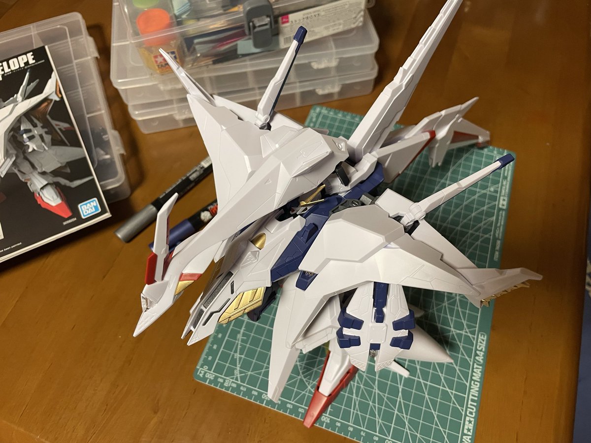 素組完成
1/144でもデカいんよ、、、

スジ彫って部分塗装で仕上げるつもりです

ペーネロペー