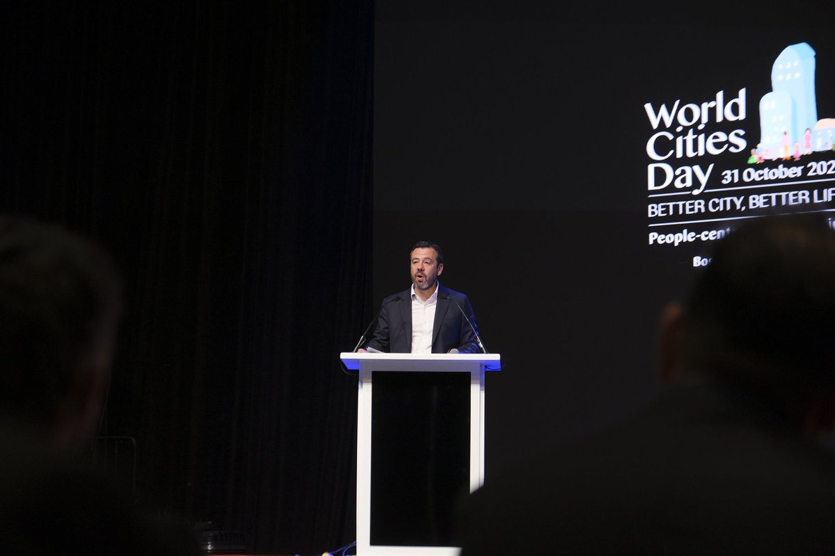 Paradiplomacia's tweet image. 7️⃣ También participó el alcalde @CarlosFGalan en el panel “Smart Governance and Participation&quot;, justo después de #PeterBishop (Reino Unido). Se dialogó sobre cómo la tecnología y la participación fortalecen la gobernanza urbana. 🧭💬

#SmartGovernance #ParticipaciónCiudadana…