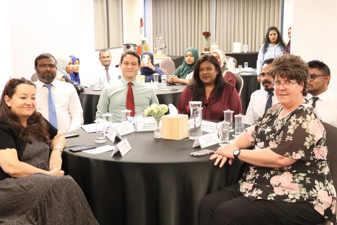 UNICEFMaldives's tweet photo. #ForEveryChild, access to justice that protects, empowers &amp; restores. 

 📸 Closing of ‘Understanding the Child in the Courtroom’ Refresher &amp; ToT for judges &amp; judicial staff, aiming to build a child-sensitive, rights-based &amp; empathetic juvenile justice system in 🇲🇻

@djamaldives https://t.co/tHE8ekLkSv