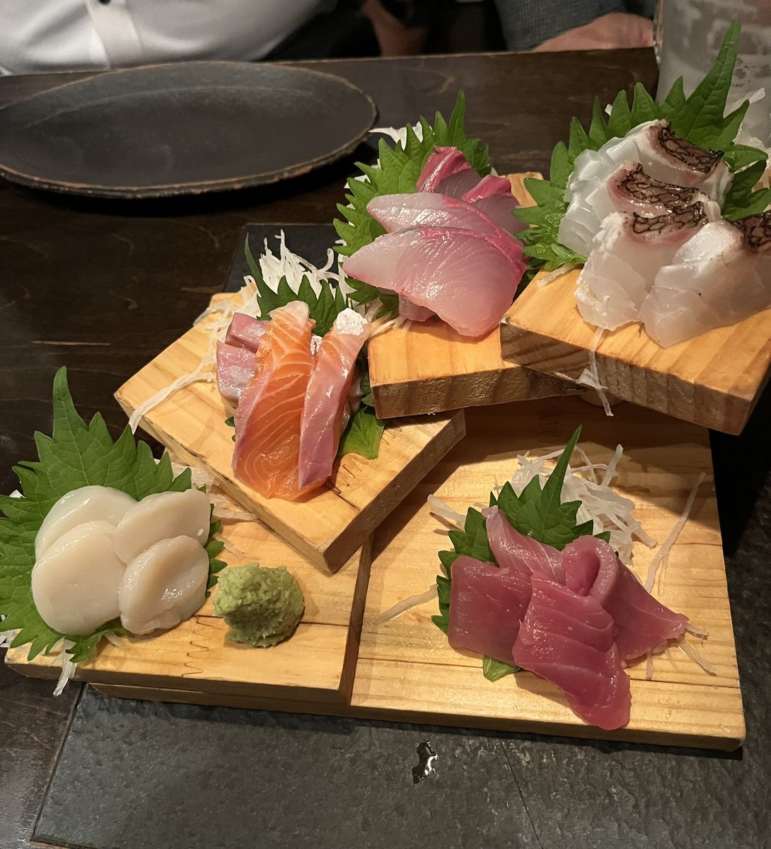 京都、雨止んだ😆🎶
活け造り中😋🍻
#京都 #飲み会 #出張 #デザイン素敵な活け造り #まほそ離れ