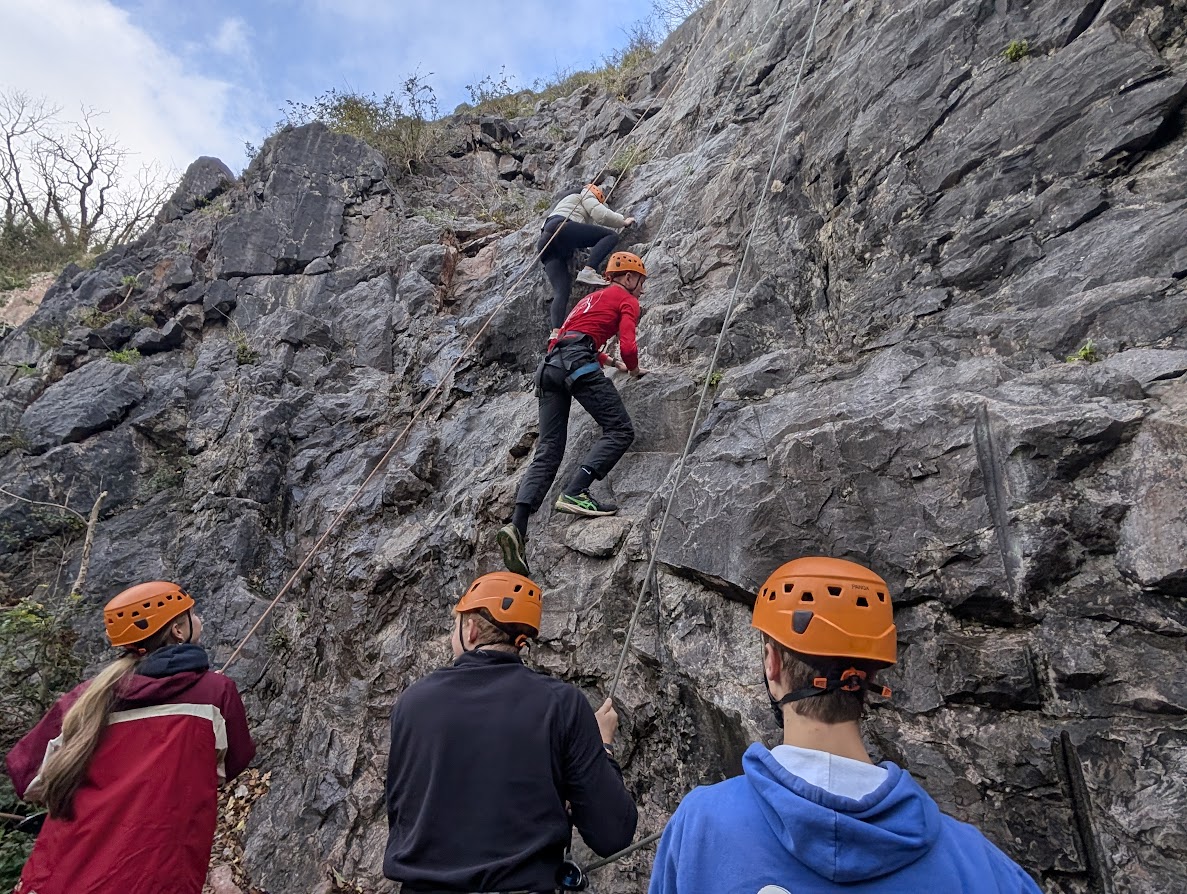 Wow amazing pictures from the <a href="/SSEoutdoors/">SSE OUTDOORS</a> <a href="/DofE/">The Duke of Edinburgh’s Award</a> Gold Residential from this week  - part one climbing and abseiling  - stunning views and scenery