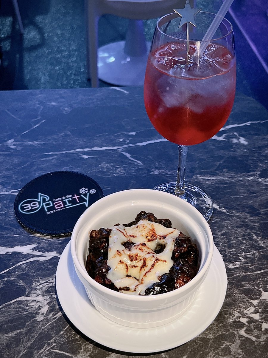 𝙷𝙰𝙿𝙿𝚈 𝙷𝙰𝙻𝙻𝙾𝚆𝙴𝙴𝙽🎃🕸
#39Party 来てくれた方ありがとう❄️
今年はゆるりと地毛で悪魔仮装😈
ハロウィン限定メニュー美味しかった🍴🖤
体調万全じゃなくてお先に失礼しました🥲🙏🏻
来週の生誕祭は復活祭でもあるので🪦†(？)
みんなも生きて会いましょう

⋆⸜ trick or treat ⸝⋆