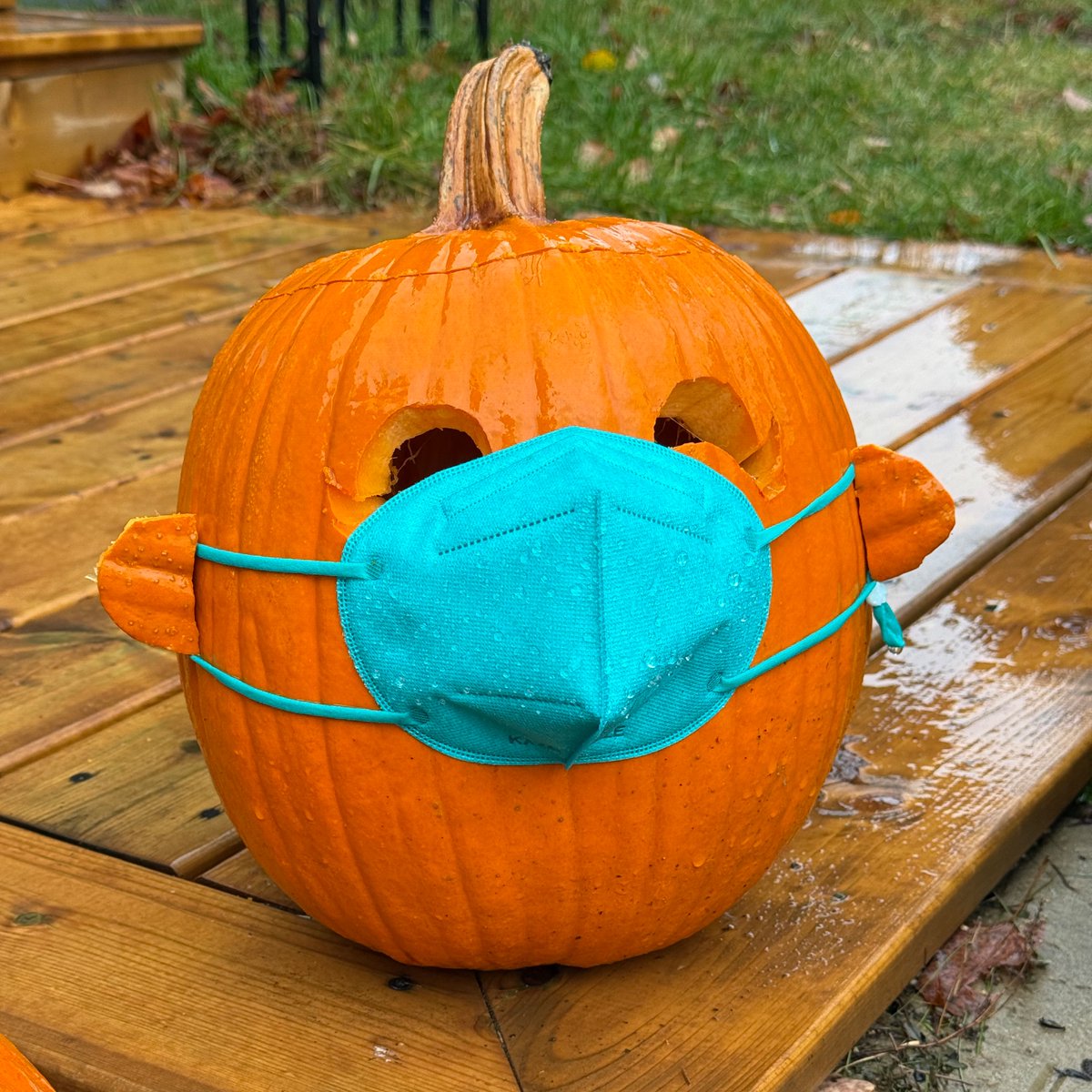 's tweet image. Happy Halloween! #WearAMask