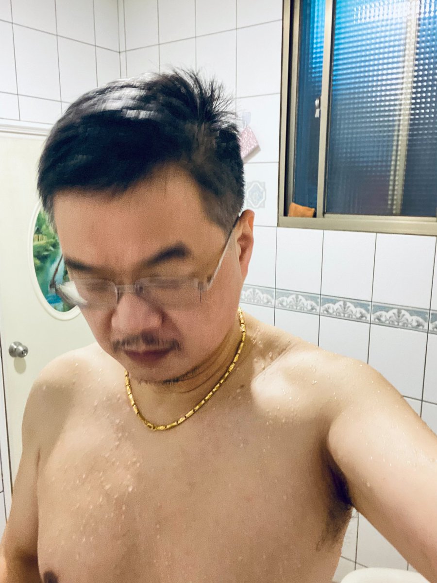 xandust's tweet image. 天氣冷了現在感覺洗完澡出浴室冷嗖嗖的