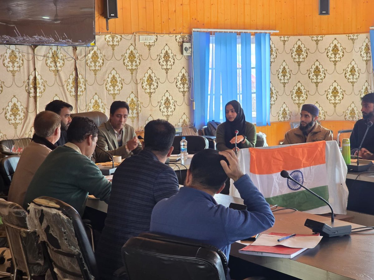 mopr_goi's tweet image. Strengthening Grassroots Governance through Quality Panchayat Development Plans

The Rural Development Department (#RDD) Anantnag, Jammu &amp;amp; Kashmir, conducted a mid-term review of ongoing developmental works under the supervision of ACD Shri Shafiq Ahmad Wani. During the exercise,…