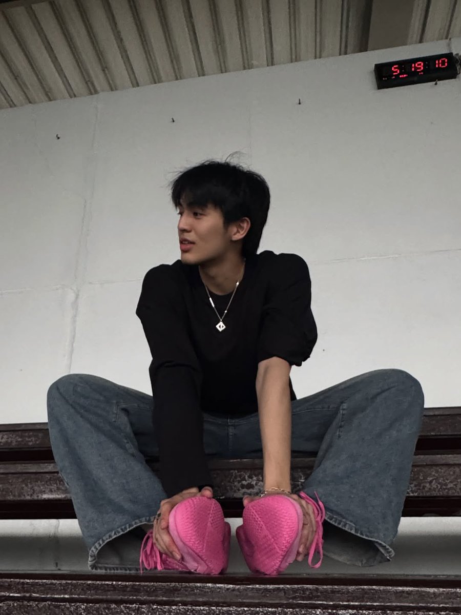 BenBunyapolTH's tweet image. [31.10.25]  ◡̎ =͟͟͞͞♡ 

IG Update : bbenlk

わからません! 

#OnitsukaTiger 
#TIGCOURT 
#DPromptCommunication

꒰ @bbenlk , #BenBunyapol ꒱