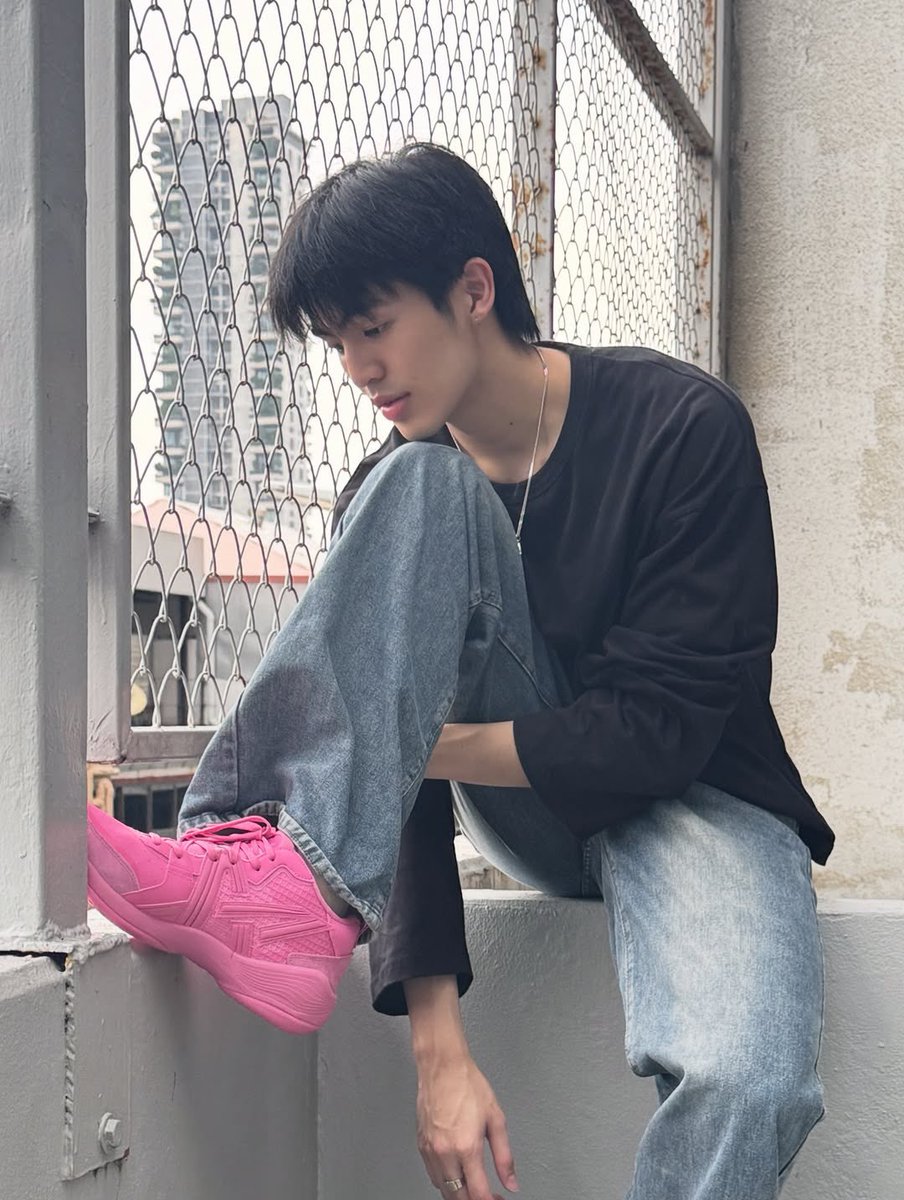 BenBunyapolTH's tweet image. [31.10.25]  ◡̎ =͟͟͞͞♡ 

IG Update : bbenlk

わからません! 

#OnitsukaTiger 
#TIGCOURT 
#DPromptCommunication

꒰ @bbenlk , #BenBunyapol ꒱