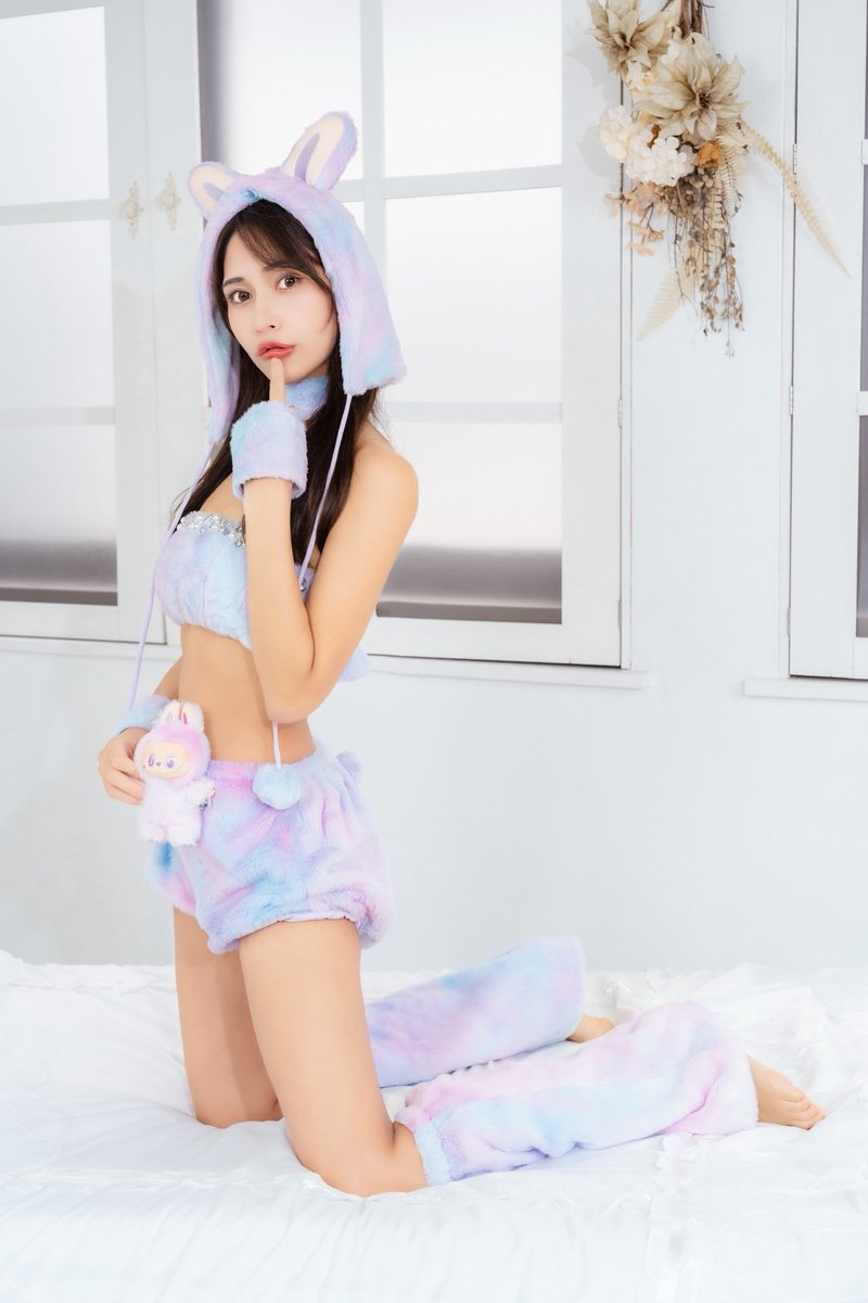 ラブブが好きすぎて
ラブブになった
ラブブお姉さんです🐰💜

はっぴーはろうぃん！