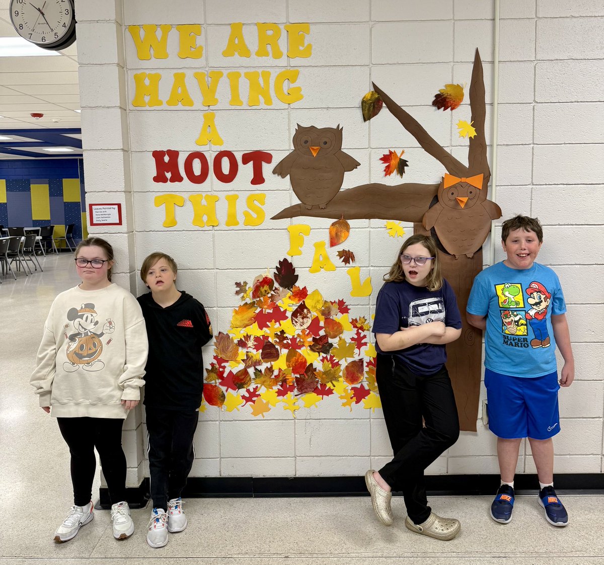 MarsAreaSD's tweet image. 🦉🍁🕸️ Middle School students in Mrs. Paserba’s class painted leaves on a fall tree display and made SPOOK-tacular spiders with Mrs. Rose! #marsproud #fallfun