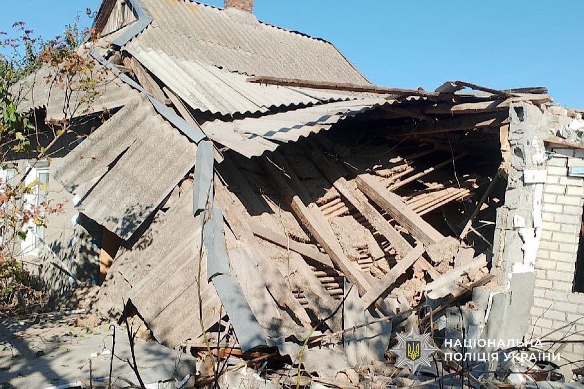 GUNP_Dnipro's tweet image. На Дніпропетровщині внаслідок ворожих атак постраждало троє людей, серед них поліцейські: слідчі фіксують наслідки воєнних злочинів
Джерело: dp.npu.gov.ua/news/na-dnipro…
@34_tv
@news112ua
@istv
#Поліція_на_війні #Дніпро #новини