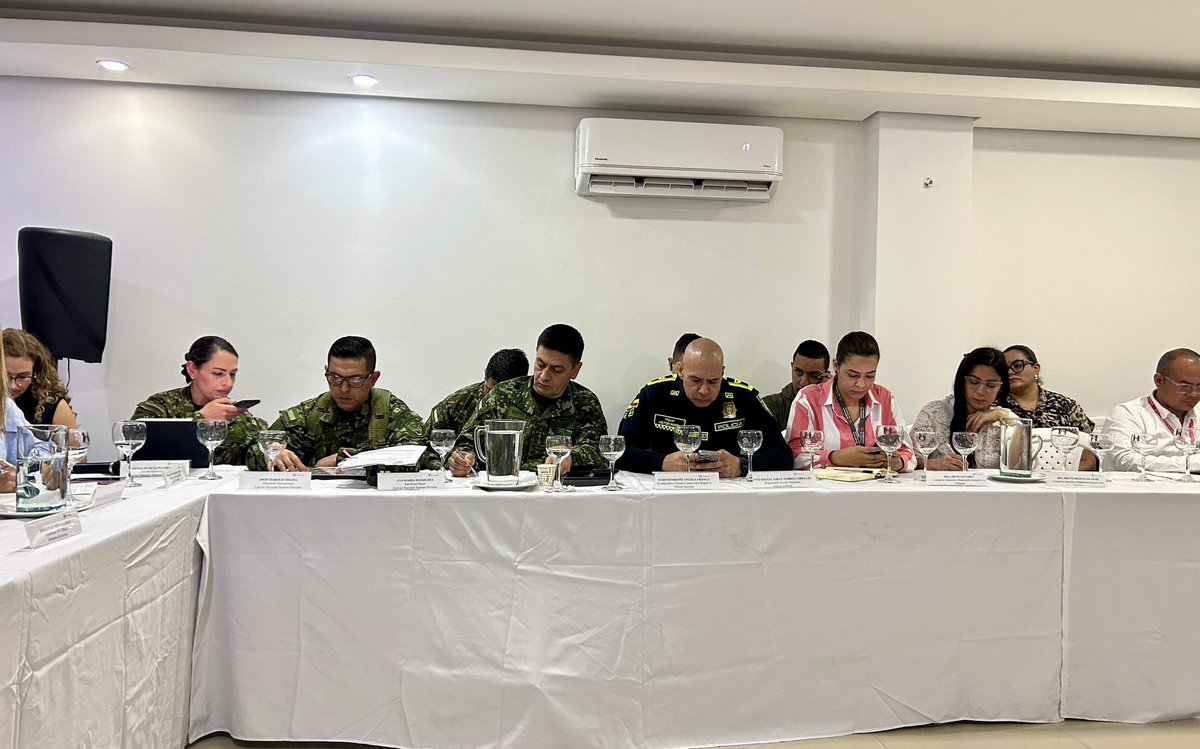 MisionONUCol's tweet photo. #Medellín | Acompañamos al Comité Intersectorial para la Respuesta Rápida #CIPRAT a la alerta temprana 019-23 emitida por @DefensoriaCol, donde se coordinaron acciones de protección de líderes y lideresas de procesos sociales que defienden derechos en los territorios. https://t.co/Z1DKI0QsdJ