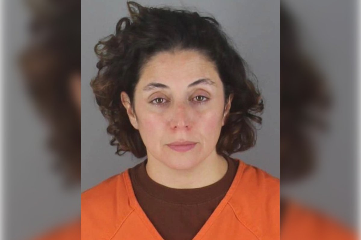 AlphaNews's tweet image. Former Minneapolis council member and ‘defund police’ proponent arrested for DWI

Charges say she refused to provide identification to police while recording an officer, tried to flee in her vehicle, and eventually had to be pulled out of her vehicle for not complying.