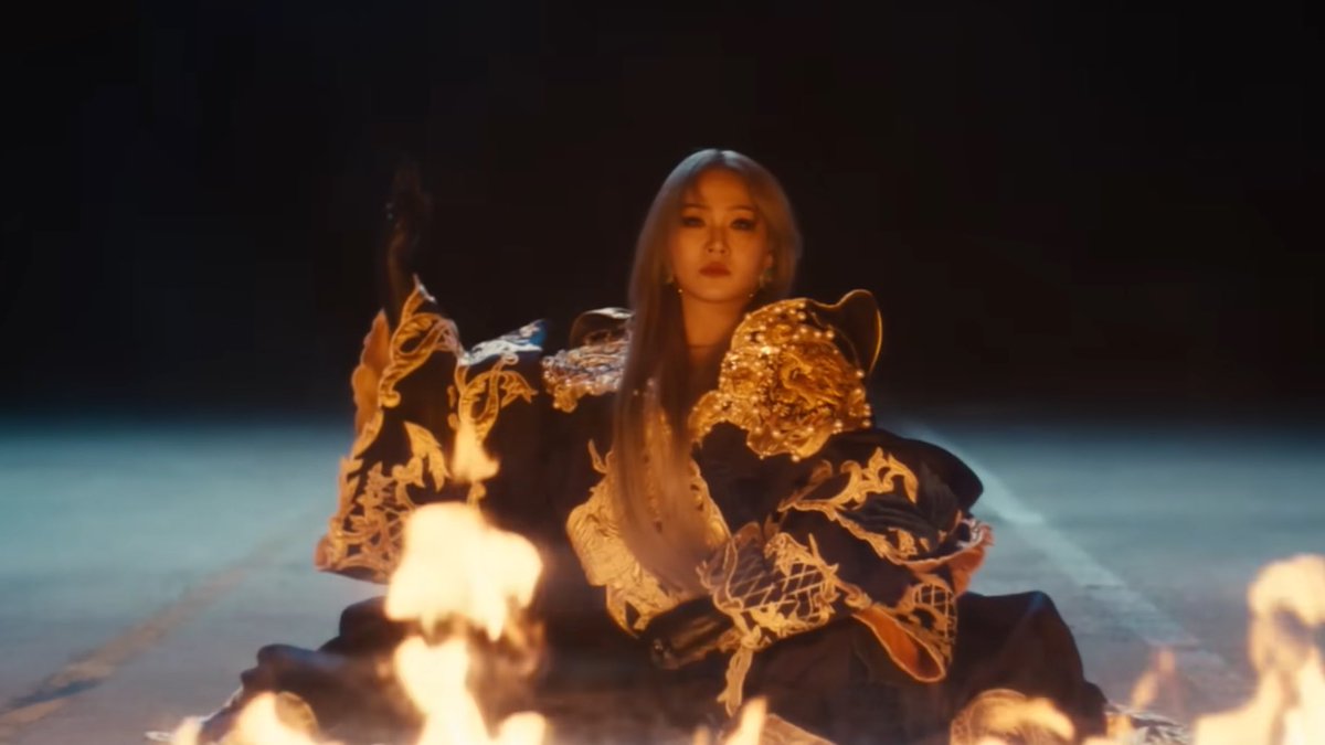 PopBase's tweet photo. 5 years ago today, CL released ‘+H₩A+.’ https://t.co/kH4tJuLTQw