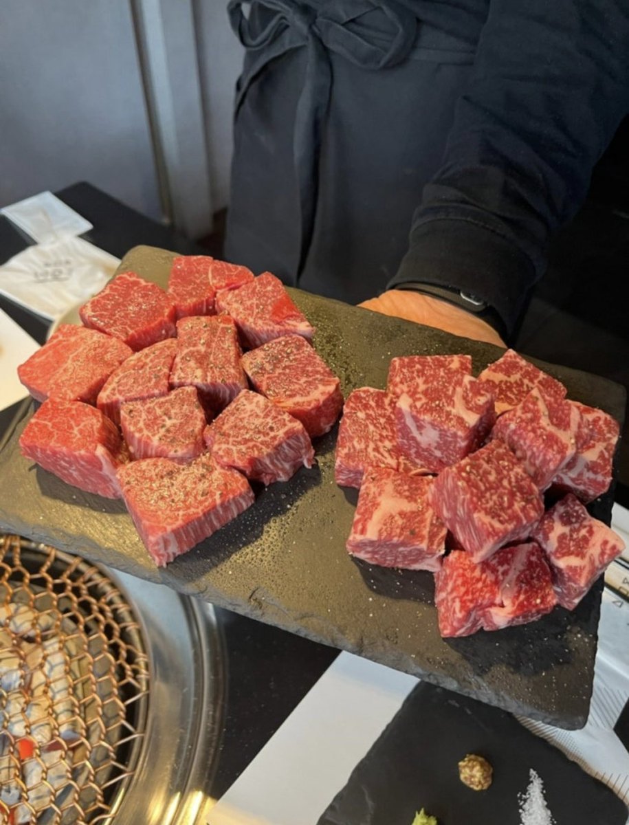 rsn_htm's tweet photo. BTSジンくんも食べた韓牛
このブロックのお肉が最高に美味しい〜
個室もあって誕生日や記念日にも使える焼肉屋さん！
帰りにはハンガンでゆっくりできる♡

ネモジプハンナム店
📍ソウル特別市 龍山区漢南32-2
🕰️11:30〜22:00(昼休憩あり)

#韓国グルメ　#ハンナム　#韓牛 https://t.co/MOe4hGHkQu