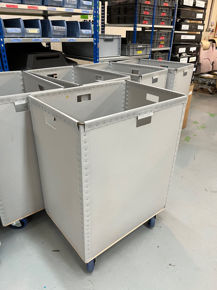 ActionHandling's tweet image. Each case is made from High Density Polyethylene (HDPE) — lightweight, impact-resistant, and incredibly durable.
Cut, creased &amp;amp; riveted around a welded steel frame for unmatched strength. ⚙️