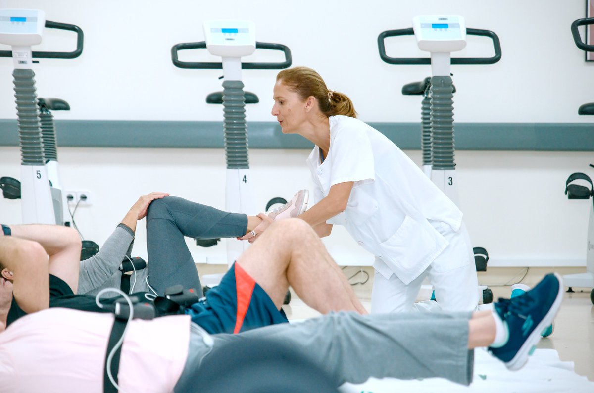 😍Nuestra Unidad de Rehabilitación Cardíaca cumple 20 años de excelencia🥳
Más de 7.500 pacientes con enfermedad cardiovascular han sido atendidos en este tiempo por rehabilitadores y cardiólogos para mejorar la prevención, el diagnóstico y el seguimiento asistencial. #SomosHUVR