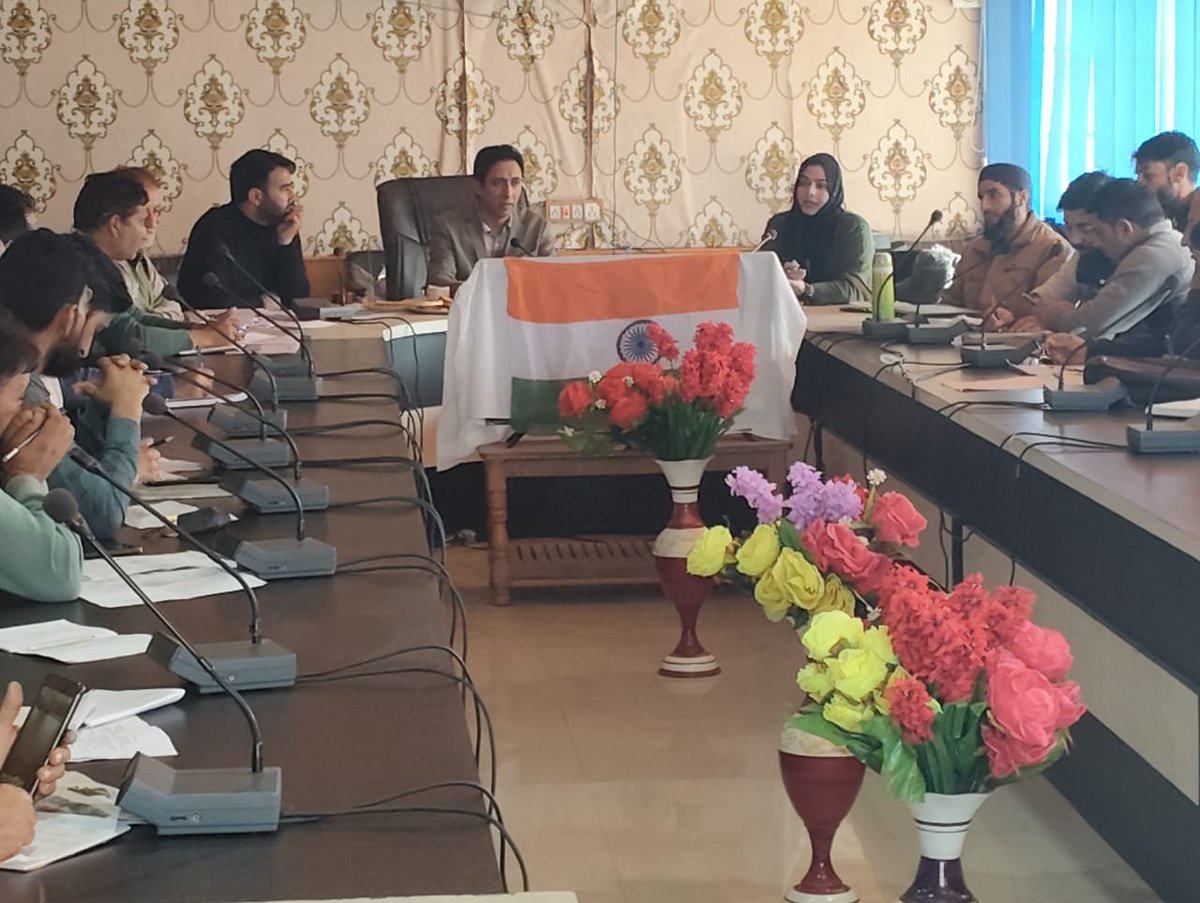 mopr_goi's tweet image. Strengthening Grassroots Governance through Quality Panchayat Development Plans

The Rural Development Department (#RDD) Anantnag, Jammu &amp;amp; Kashmir, conducted a mid-term review of ongoing developmental works under the supervision of ACD Shri Shafiq Ahmad Wani. During the exercise,…